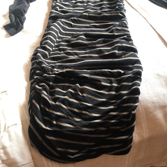 Akira Ruched Dress - Picture 5 of 7